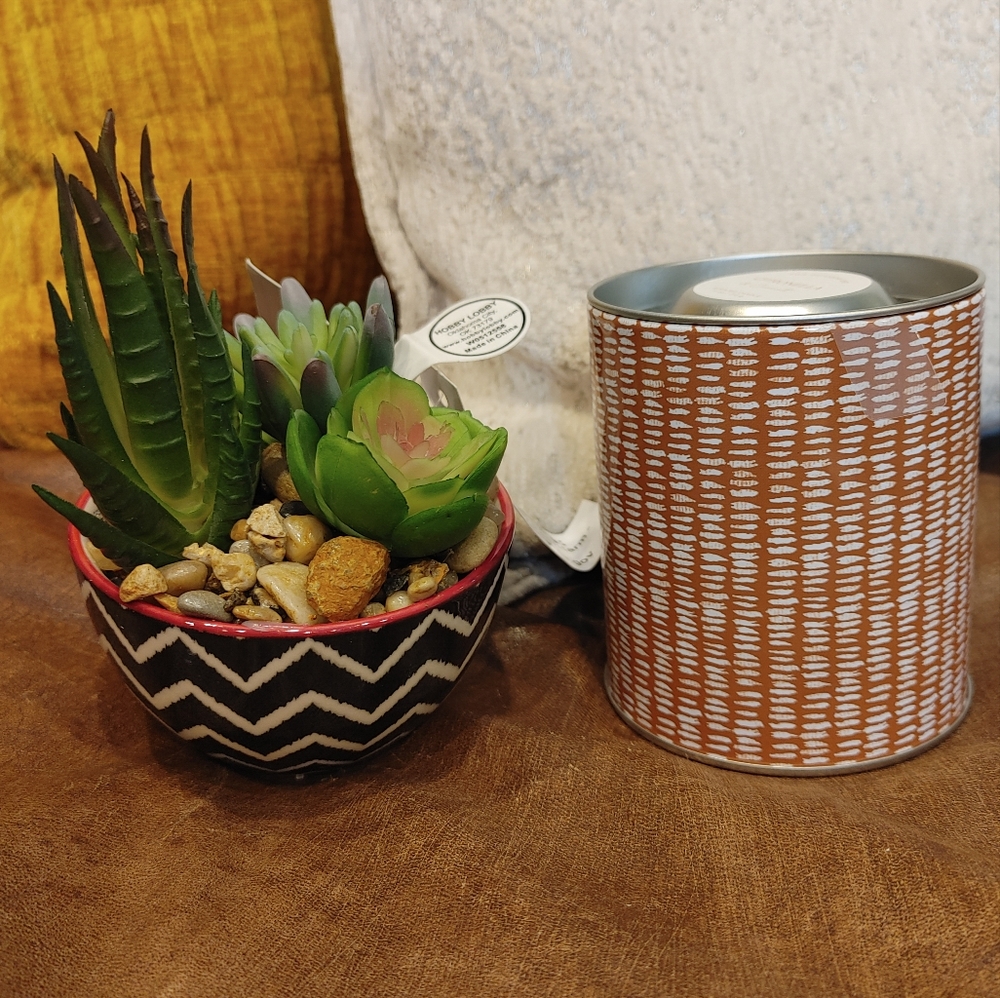 SUCCULENT & CANDLE BUNDLE